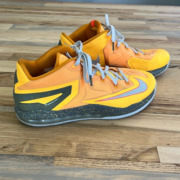 Nike Air Max LeBron James XI 11 Floridian Atomic Orange Mango Men’s Size 12 - Picture 4 of 8